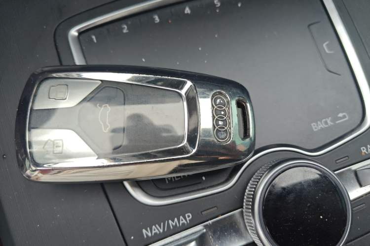 Used Audi Q5L 2018 40 TFSI Prestige Fashion Edition China V Vehicle Key
