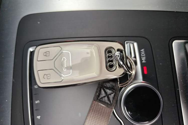 Used Audi Q5L 2018 40 TFSI Prestige Fashion Edition China V Vehicle Key