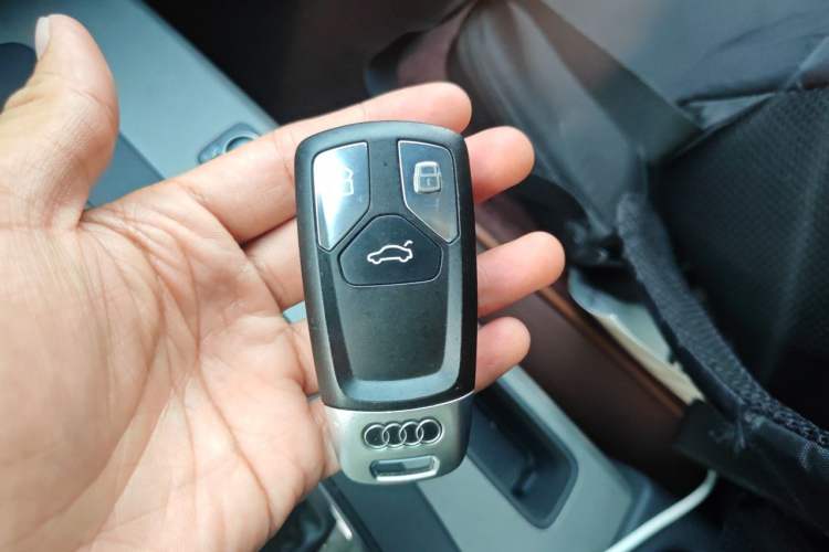 Used Audi Q5L 2018 40 TFSI Prestige Edition China V Vehicle Key