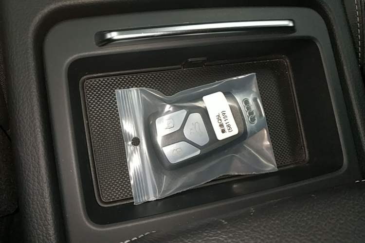 Used Audi Q5L 2018 45 TFSI Prestige Sporty Edition China VI Vehicle Key