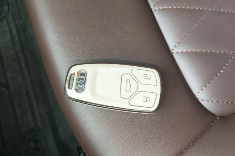 Used Audi Q5L 2018 40 TFSI Prestige Edition China V Vehicle Key