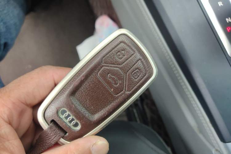 Used Audi Q5L 2018 40 TFSI Prestige Fashion Edition China VI Vehicle Key