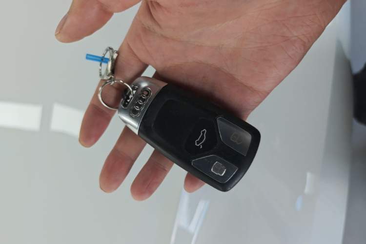 Used Audi Q5L 2018 45 TFSI Prestige Fashion Edition China VI Emission Standard Vehicle Key