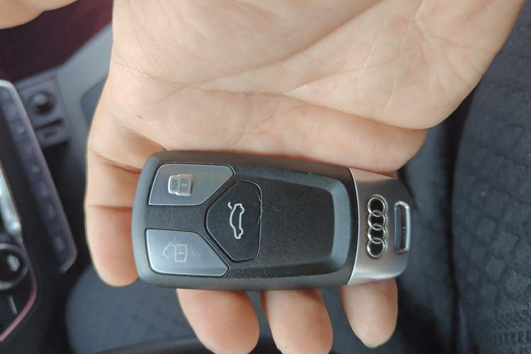 Used Audi Q5L 2018 40 TFSI Prestige Edition China V Vehicle Key