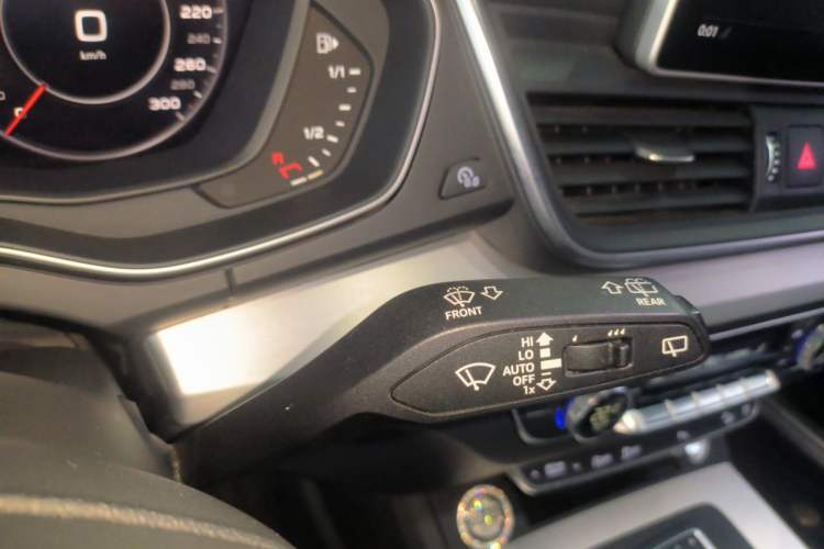 Used Audi Q5L 2018 40 TFSI Prestige Fashion Edition China VI Vehicle Key