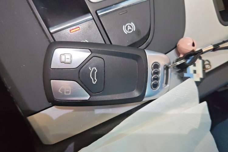 Used Audi Q5L 2018 40 TFSI Prestige Fashion Edition China V Vehicle Key