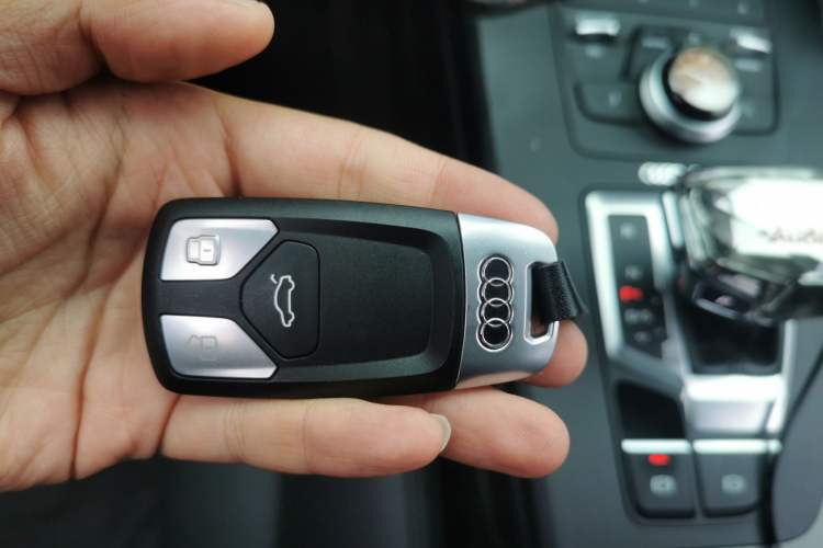 Used Audi Q5L 2018 40 TFSI Prestige Edition China V Vehicle Key