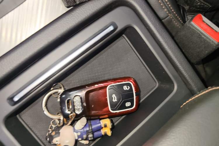 Used Audi Q5L 2018 45 TFSI Prestige Fashion Edition China V Emission Standard Vehicle Key