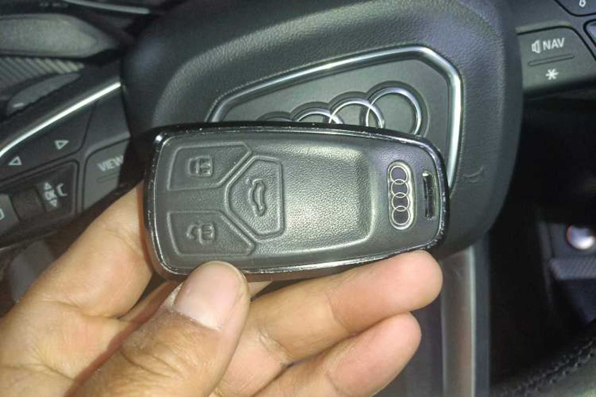 Used Audi Q5L 2018 45 TFSI Prestige Fashion Edition China V Emission Standard Vehicle Key