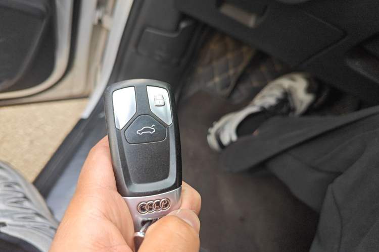 Used Audi Q5L 2018 40 TFSI Prestige Edition China V Vehicle Key