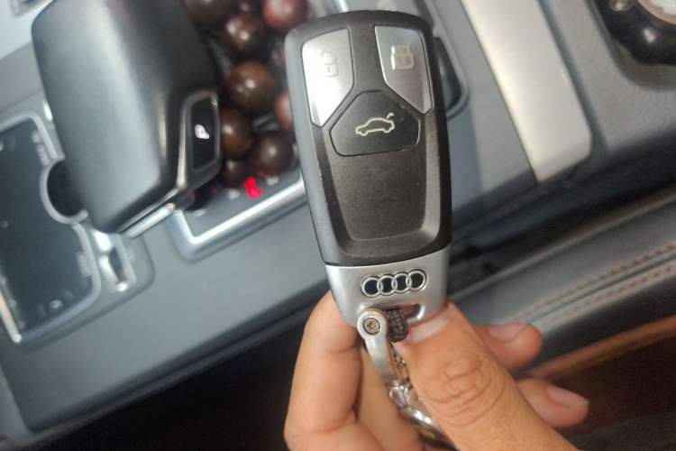 Used Audi Q5L 2018 40 TFSI Prestige Fashion Edition China V Vehicle Key
