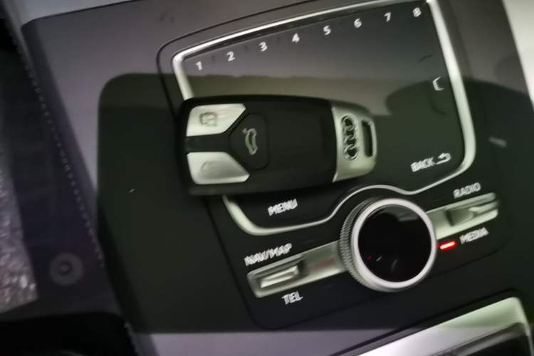 Used Audi Q5L 2018 40 TFSI Prestige Fashion Edition China V Vehicle Key