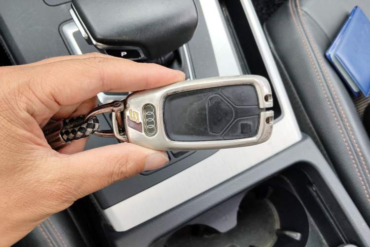 Used Audi Q5L 2018 40 TFSI Prestige Fashion Edition China VI Vehicle Key