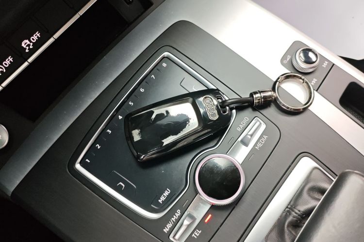 Used Audi Q5L 2018 40 TFSI Prestige Fashion Edition China VI Vehicle Key