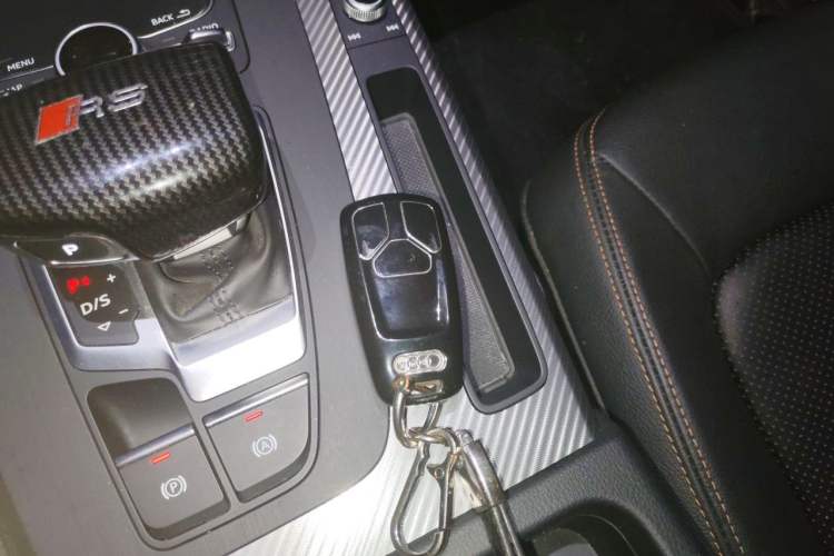 Used Audi Q5L 2018 45 TFSI Prestige Fashion Edition China VI Emission Standard Vehicle Key