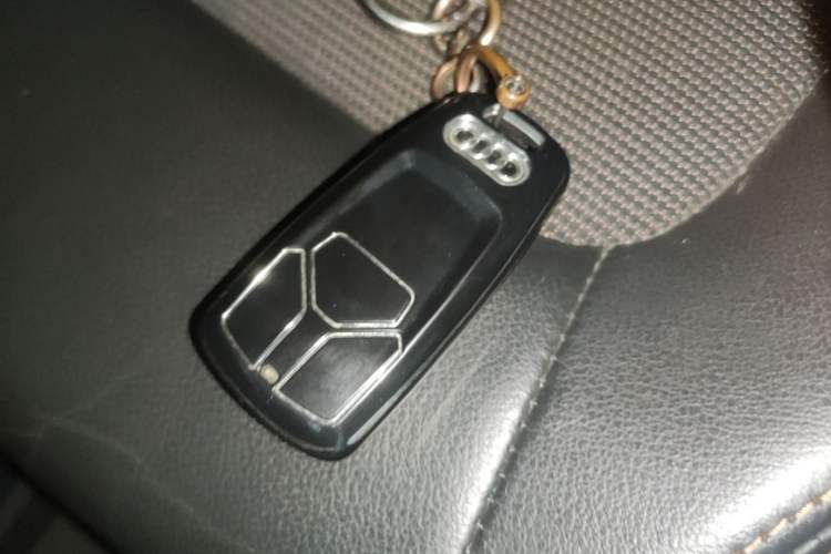 Used Audi Q5L 2018 45 TFSI Prestige Fashion Edition China V Emission Standard Vehicle Key