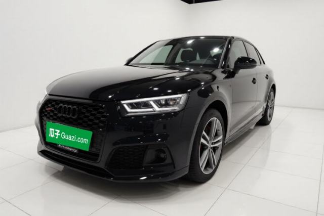 Ojetý Audi Q5L 2020 Updated 40 TFSI Prestige Fashion Edition
