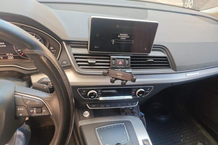Used Audi Q5L 2020 Updated 40 TFSI Prestige Fashion Edition Audio And AC Panel