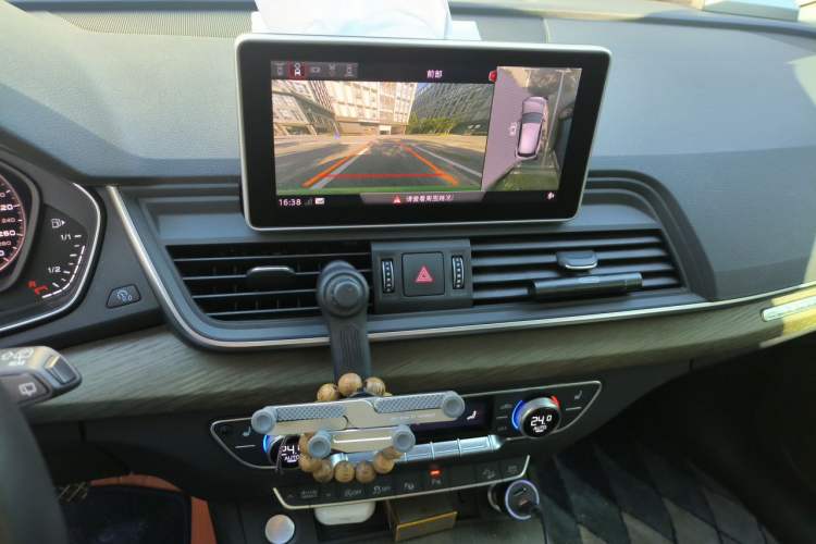 Used Audi Q5L 2020 45 TFSI Prestige Fashion Model Audio And AC Panel