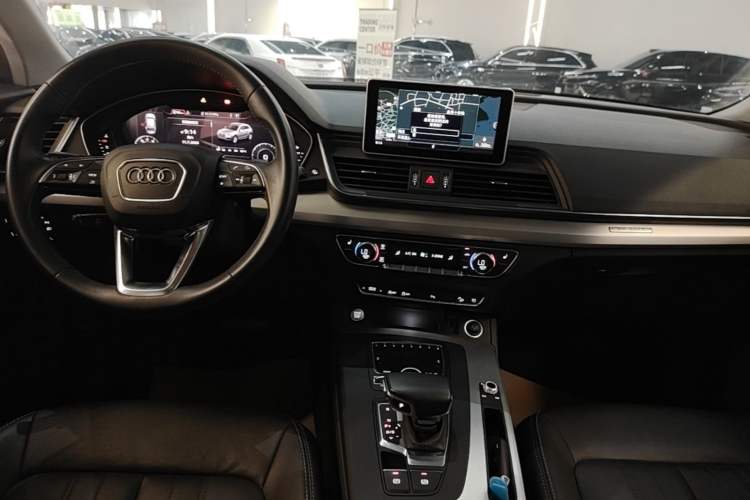 Used Audi Q5L 2020 Updated 40 TFSI Prestige Fashion Edition Audio And AC Panel