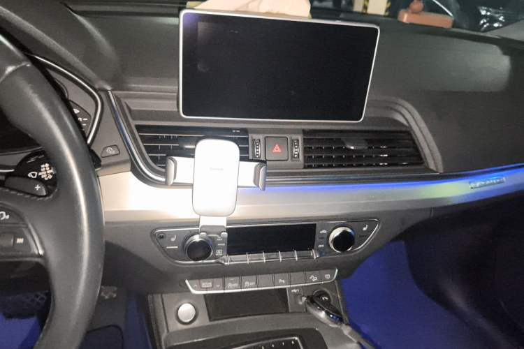 Used Audi Q5L 2020 Updated 40 TFSI Prestige Fashion Edition Audio And AC Panel