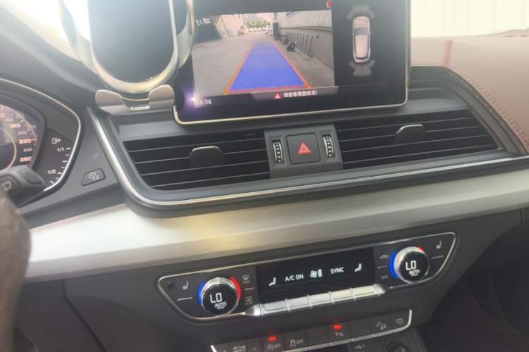 Used Audi Q5L 2020 Updated 40 TFSI Prestige Fashion Edition Audio And AC Panel