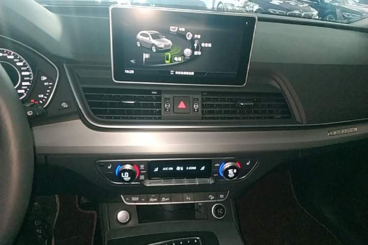 Used Audi Q5L 2020 Updated 40 TFSI Prestige Fashion Edition Audio And AC Panel