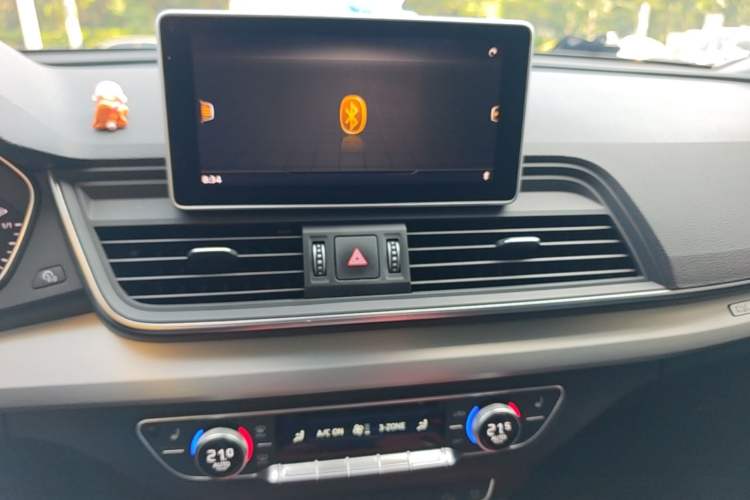 Used Audi Q5L 2020 Updated 40 TFSI Prestige Fashion Edition Audio And AC Panel