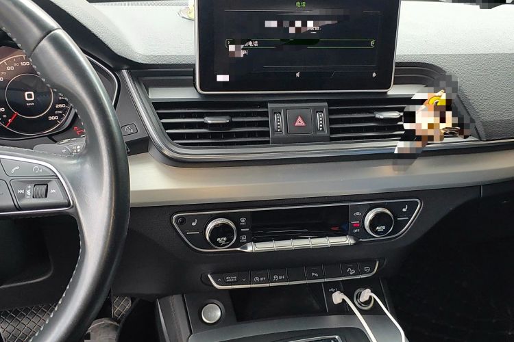 Used Audi Q5L 2020 Updated 40 TFSI Prestige Fashion Edition Audio And AC Panel