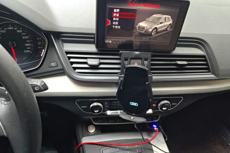 Used Audi Q5L 2020 Revised 40 TFSI Prestige Edition Audio And AC Panel
