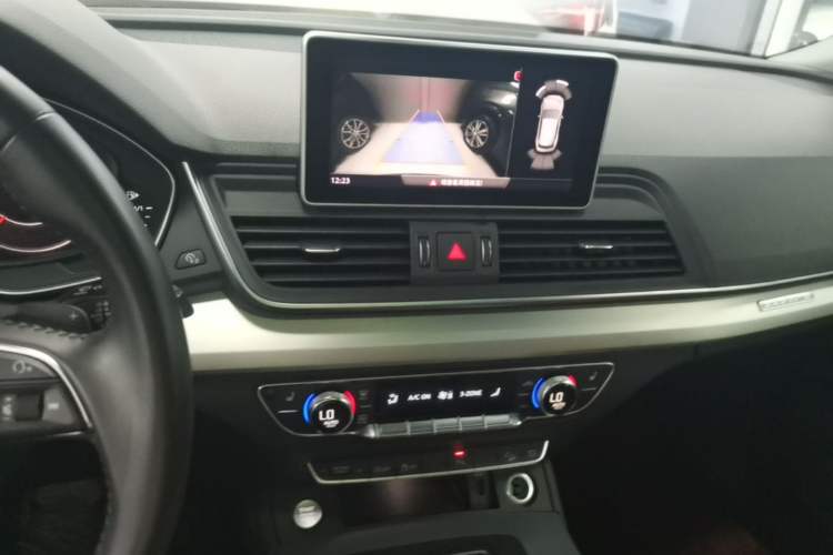 Used Audi Q5L 2020 40 TFSI Prestige Fashion Edition Audio And AC Panel