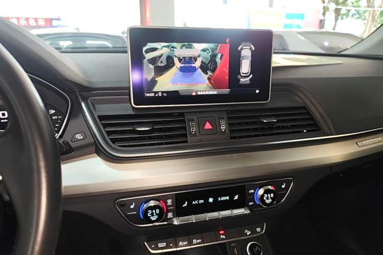 Used Audi Q5L 2020 Updated 40 TFSI Prestige Fashion Edition Audio And AC Panel