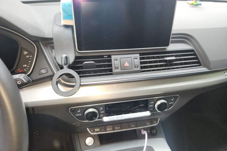 Used Audi Q5L 2020 40 TFSI Prestige Fashion Edition Audio And AC Panel