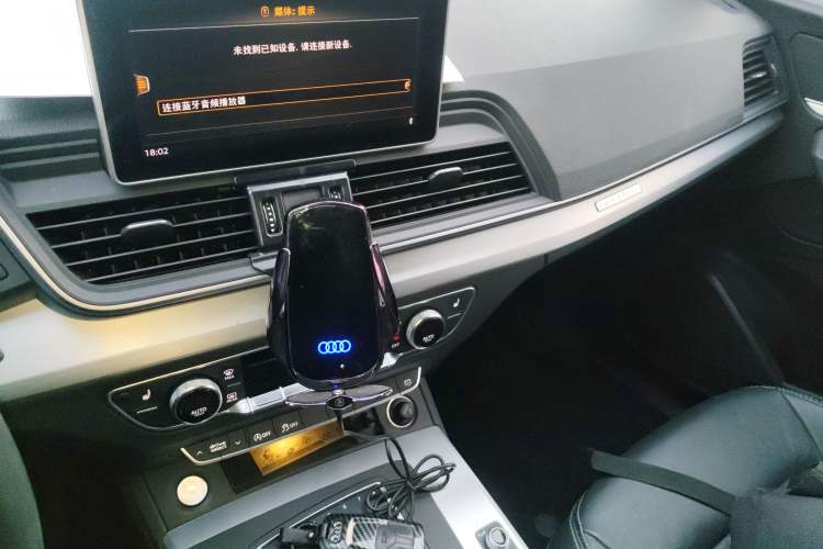 Used Audi Q5L 2020 Updated 40 TFSI Prestige Fashion Edition Audio And AC Panel