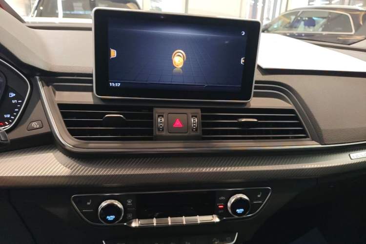Used Audi Q5L 2020 45 TFSI Prestige Fashion Model Audio And AC Panel
