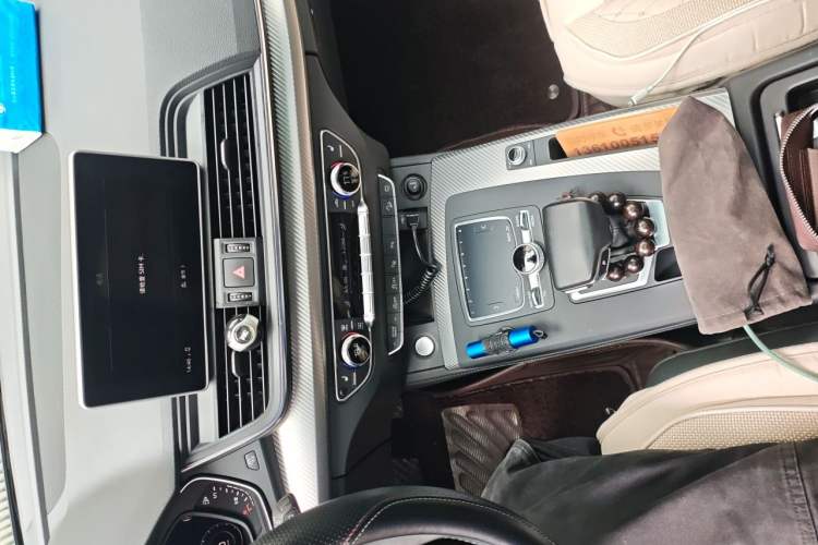 Used Audi Q5L 2020 45 TFSI Prestige Fashion Model Audio And AC Panel