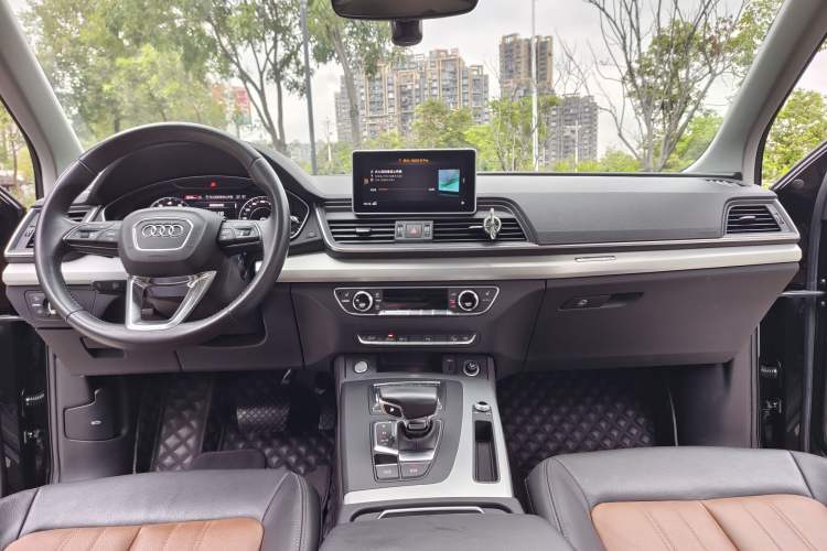 Used Audi Q5L 2020 40 TFSI Prestige Fashion Edition Audio And AC Panel
