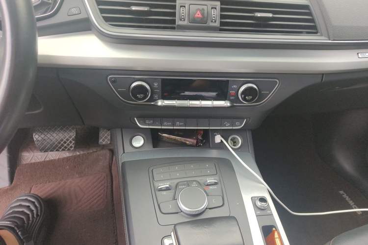 Used Audi Q5L 2020 Revised 40 TFSI Prestige Edition Audio And AC Panel