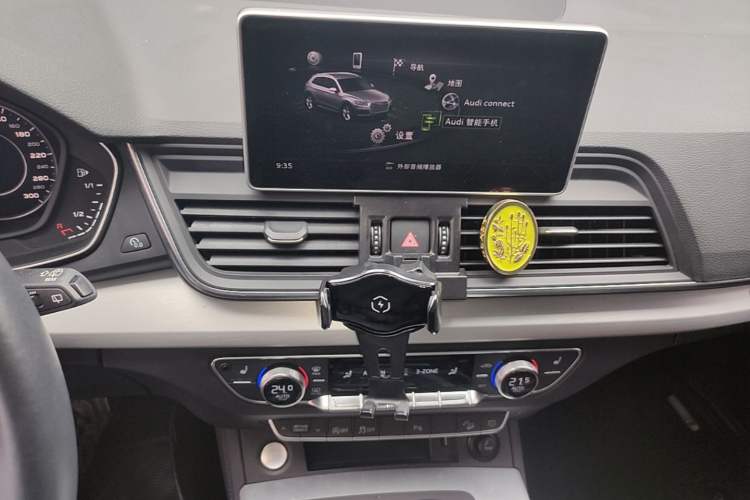 Used Audi Q5L 2020 Updated 40 TFSI Prestige Fashion Edition Audio And AC Panel