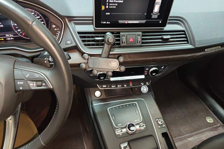 Used Audi Q5L 2020 45 TFSI Prestige Sport Edition Audio And AC Panel