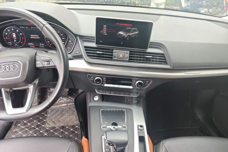 Used Audi Q5L 2020 40 TFSI Prestige Fashion Edition Audio And AC Panel