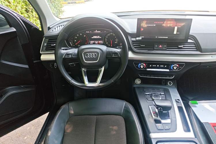 Used Audi Q5L 2020 40 TFSI Prestige Edition Audio And AC Panel
