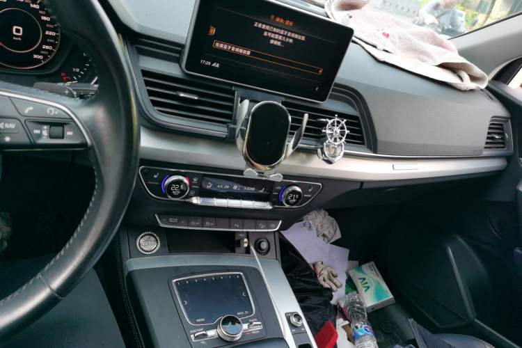 Used Audi Q5L 2020 40 TFSI Prestige Fashion Edition Audio And AC Panel