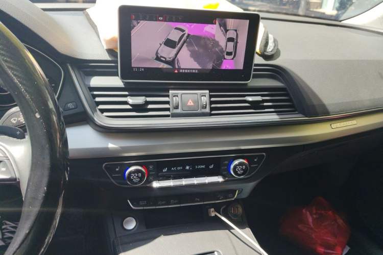 Used Audi Q5L 2020 Updated 40 TFSI Prestige Fashion Edition Audio And AC Panel