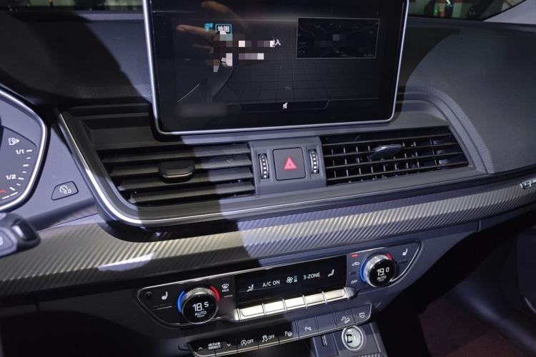 Used Audi Q5L 2020 45 TFSI Prestige Fashion Model Audio And AC Panel