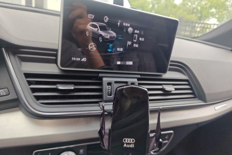 Used Audi Q5L 2020 Updated 40 TFSI Prestige Fashion Edition Audio And AC Panel