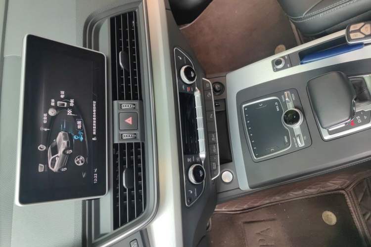 Used Audi Q5L 2020 Updated 40 TFSI Prestige Fashion Edition Audio And AC Panel