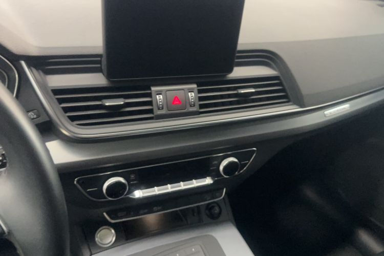 Used Audi Q5L 2020 Revised 40 TFSI Prestige Edition Audio And AC Panel