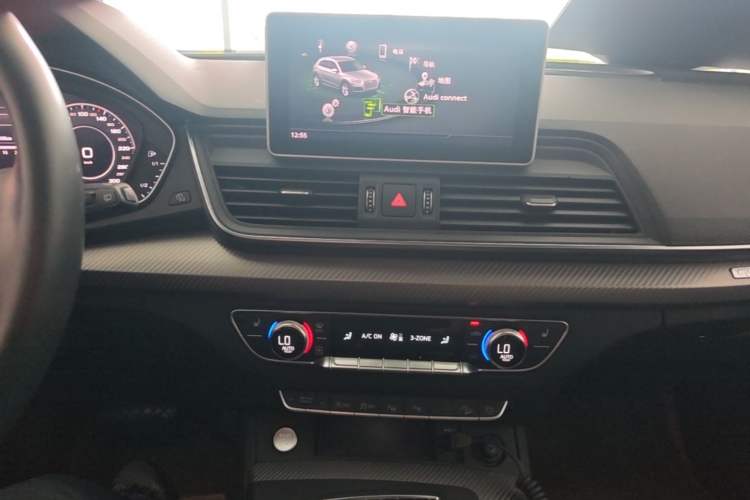 Used Audi Q5L 2020 45 TFSI Prestige Fashion Model Audio And AC Panel