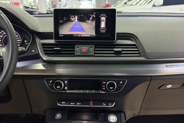 Used Audi Q5L 2020 Updated 40 TFSI Prestige Fashion Edition Audio And AC Panel